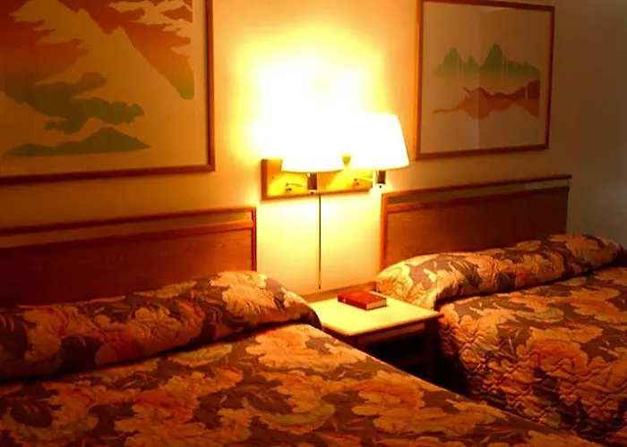 Colorado River Value Hotel