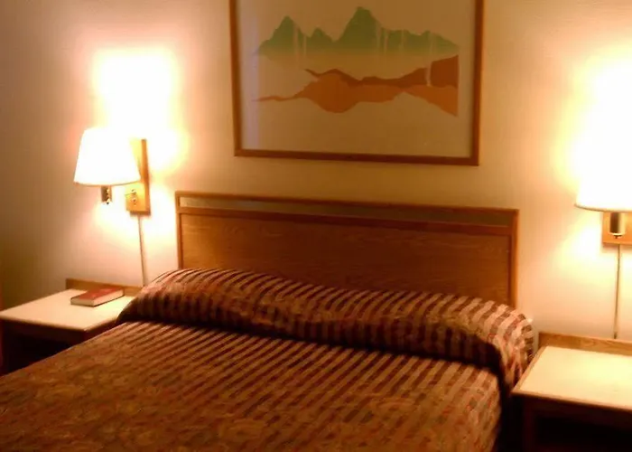 Colorado River Value Hotel