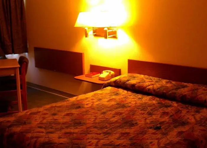 Colorado River Value Hotel